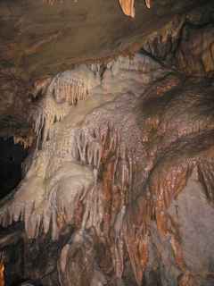 Sintrov vzdoba Bystrianskej jaskyne...